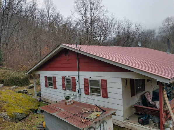 19 Harlan Ln, Buckhorn, KY 41721