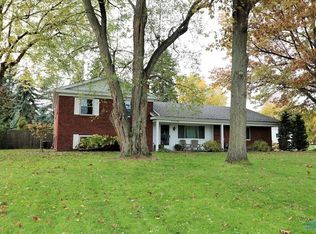 218 Cranden Dr, Perrysburg, OH 43551
