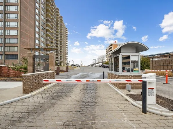 166-25 Powell Cove Boulevard image 23 of 37