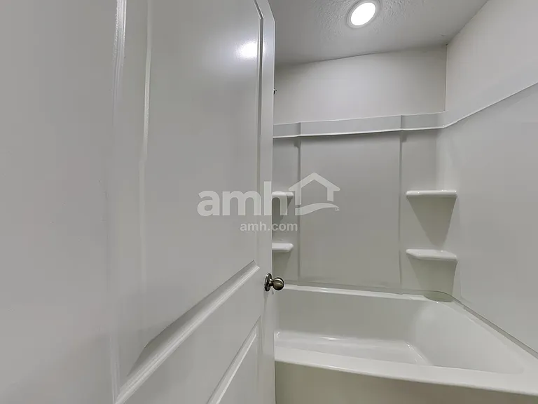 1328 Mount Logan Dr — Photo 23