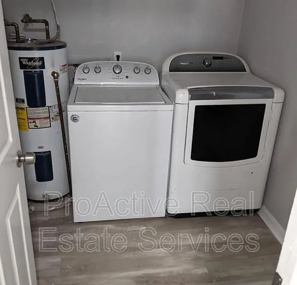 701 Arthur Ave — Photo 14