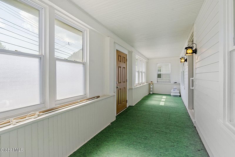 4th image of 185 Whitehall Road