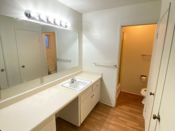 5th image of 4129 El Camino Way