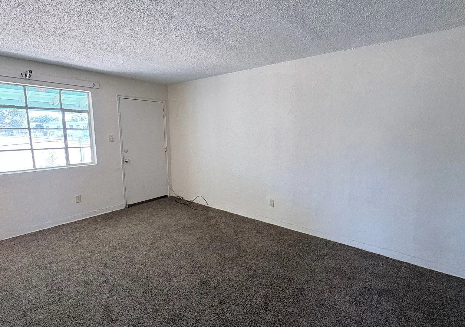 82 E Byrne — Photo 2