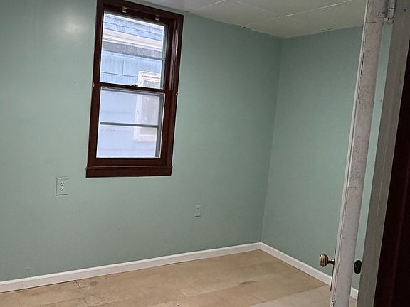 3rd image of 83 Deshler St #2