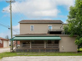 22 S Main St, Houston, PA 15342