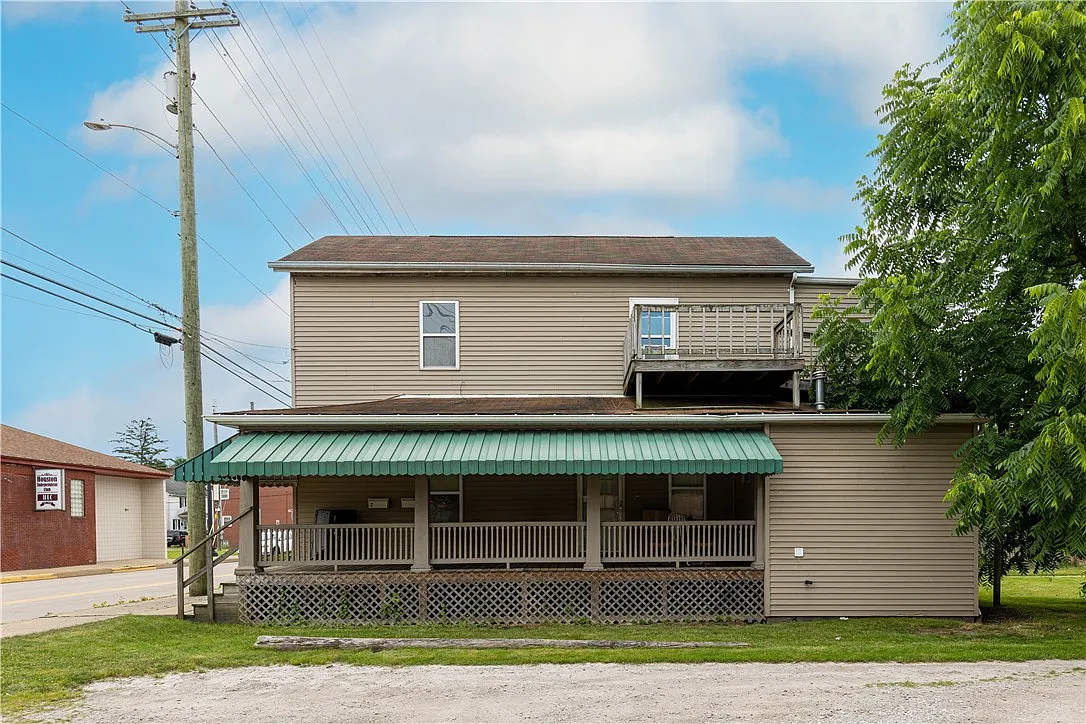 22 S Main St photo 1