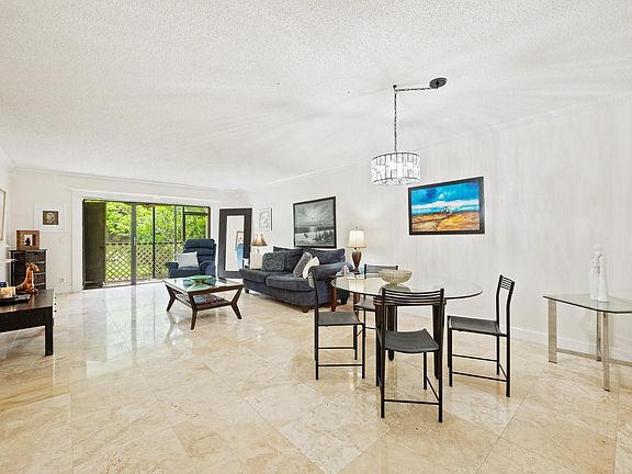 5th image of 429 Lakeview Drive #104