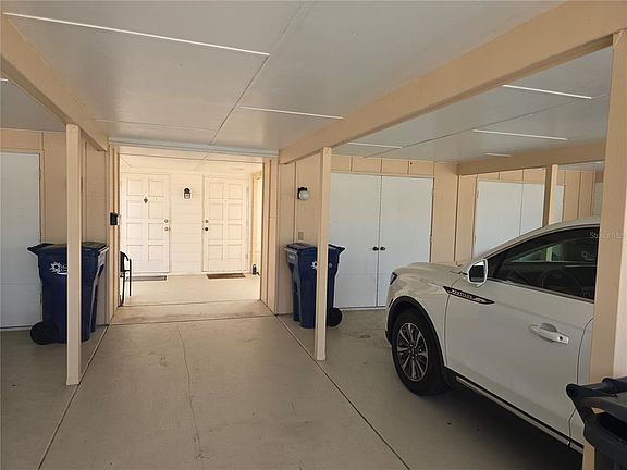 2nd image of 5064 LIVE OAK CIR #5064
