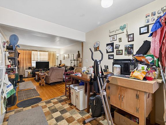 5th image of 775-777 N Smith Rd