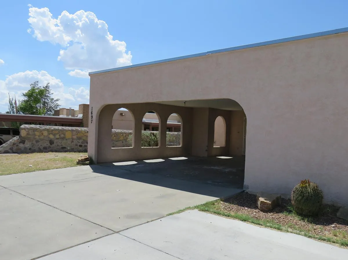 Building Photo - 1697 Spruce Ave