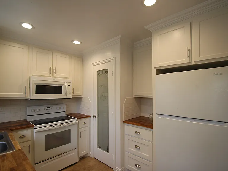 1921 Deborah Dr — Photo 35