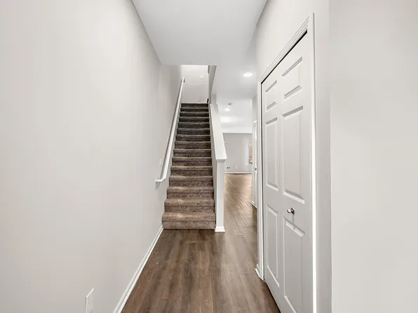 14537 Valenti Ln, Utica, MI 48315