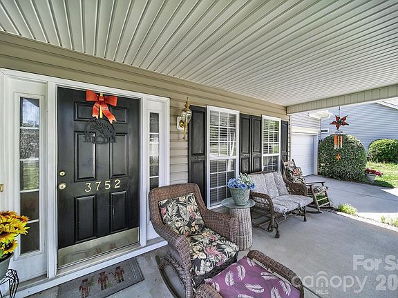 2nd image of 3752 Leela Palace Way