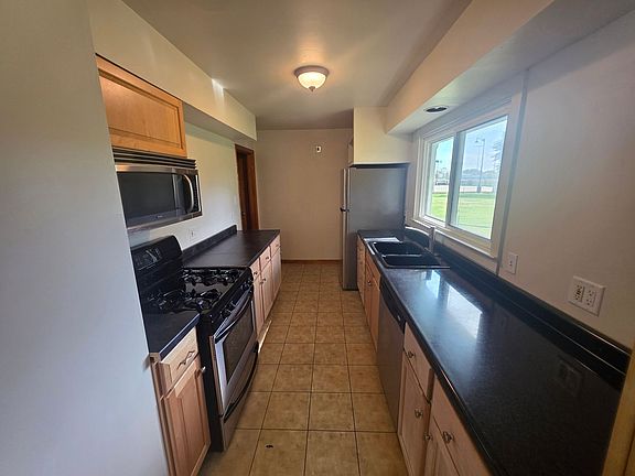 5th image of 846 213th St