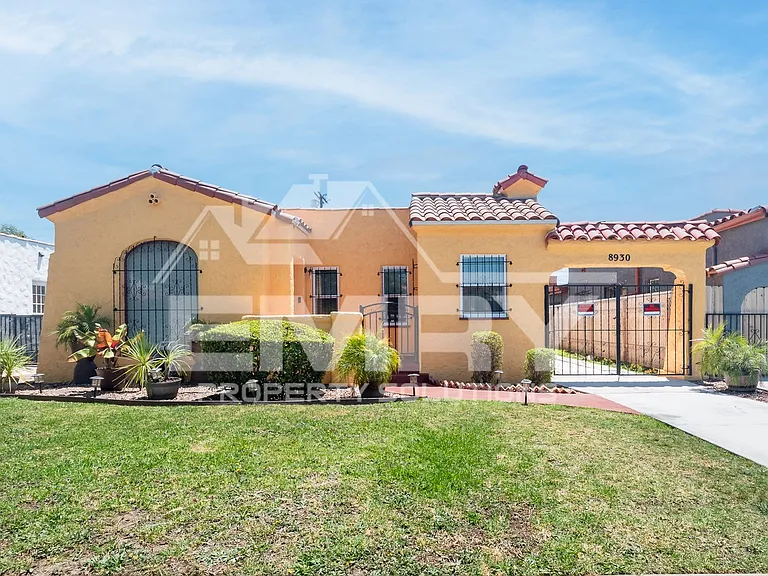 8930 S Hobart Blvd — Photo 1