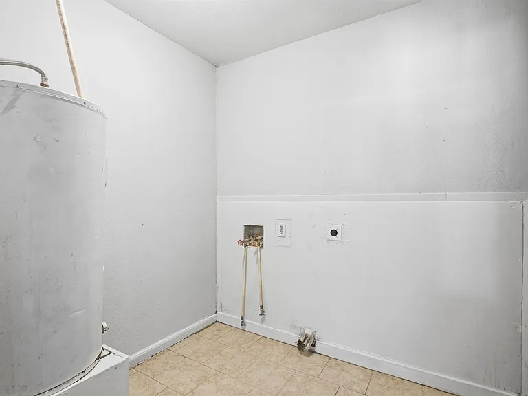 5326 Doulton Dr — Photo 13