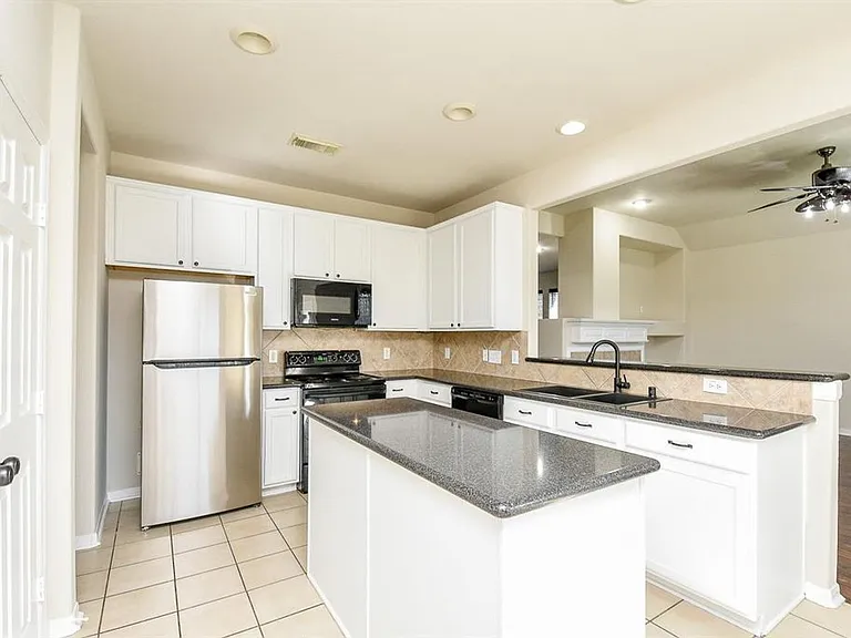 9135 Edgeloch Dr — Photo 13