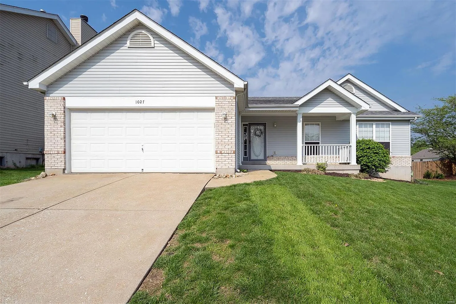 1027 Caleb Dr photo 1