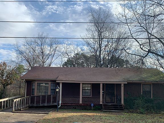 3rd image of 126 Sue Ann Dr