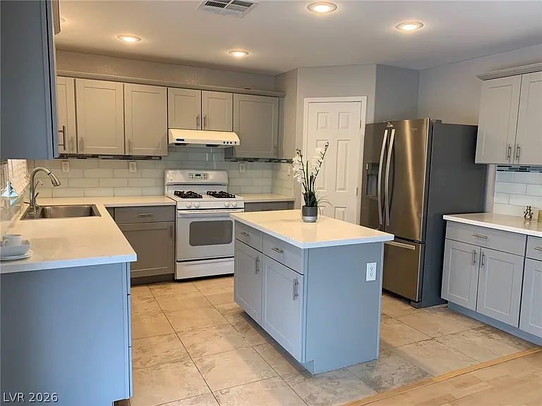 9933 W Diablo Dr — Photo 11