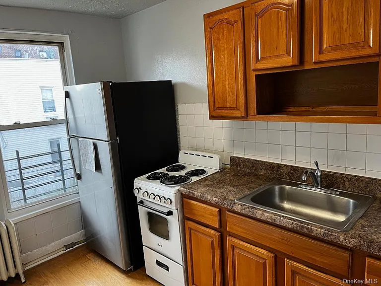 8810 170th St #2-R — Photo 3