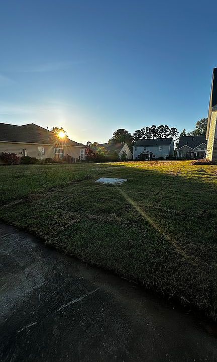 1st image of 211 Woodlander Dr