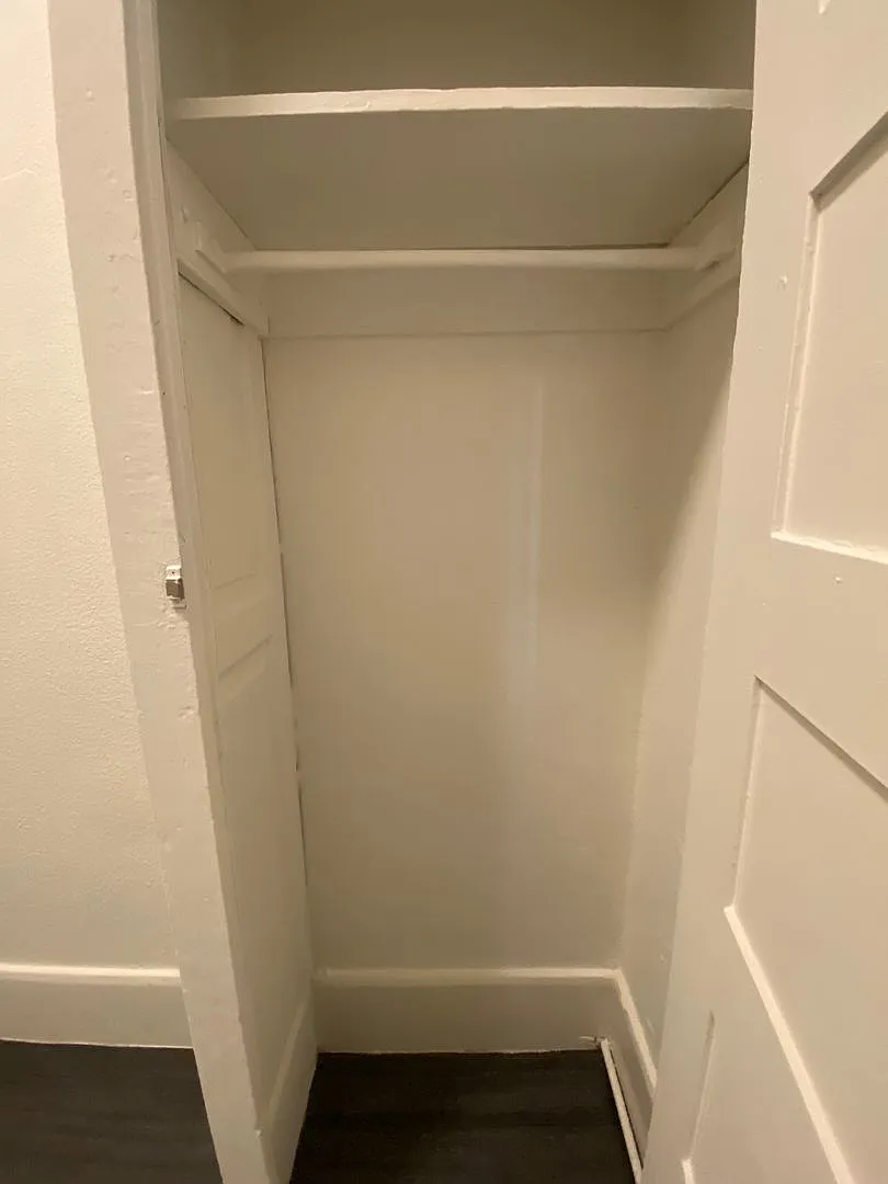 One Month Free!! Centrally Located, Renovated SRO near Financial District & Chinatown! — Photo 4