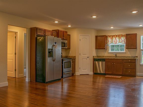 3rd image of 309 Bryson Street