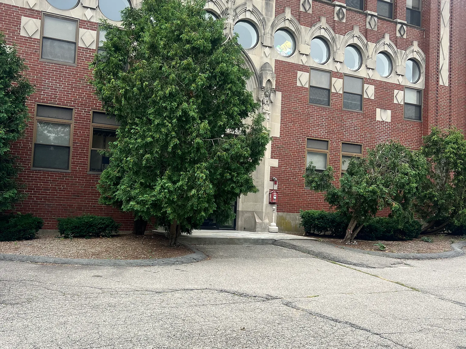 2 bed, 900 sqft, $2,100 — Photo 1