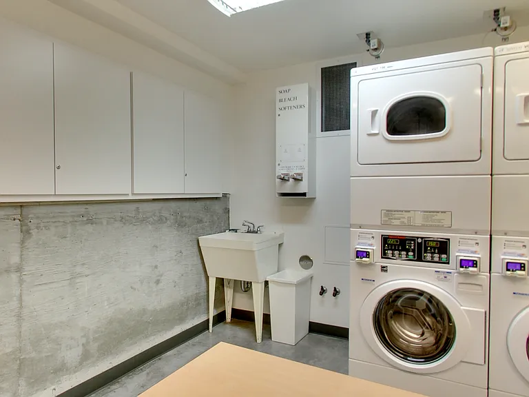 Columbus Residence — Photo 17