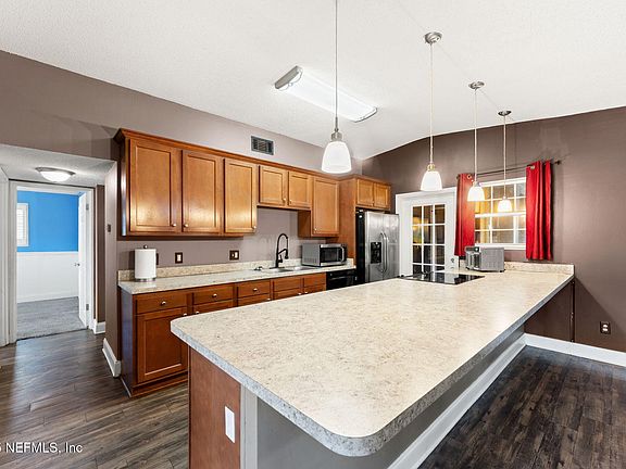 5th image of 7029 HIELO Drive