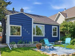 2205 N 27th Ave SW, Calgary, AB T2T 1J1