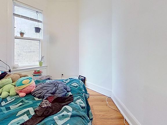 4th image of 859 W Oakdale Ave #2915-2