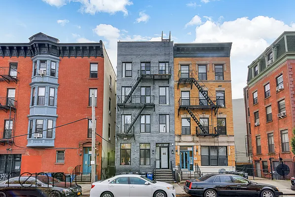 Rented by Rennit Inc. | media 17