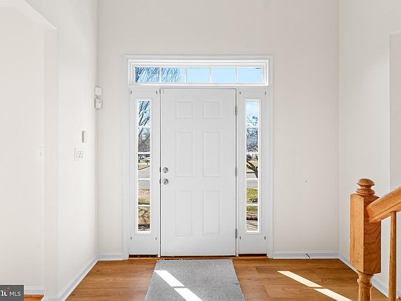 3rd image of 9602 Stuart Ln