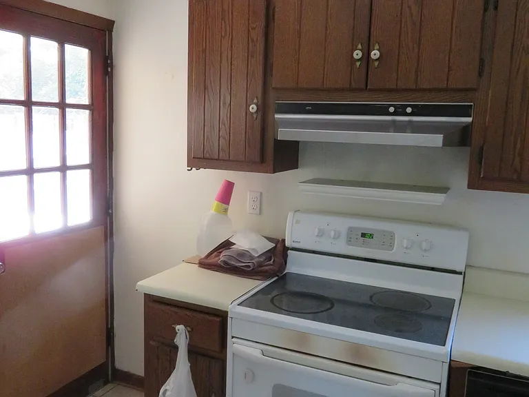 1900 Stevens Dr NE — Photo 17
