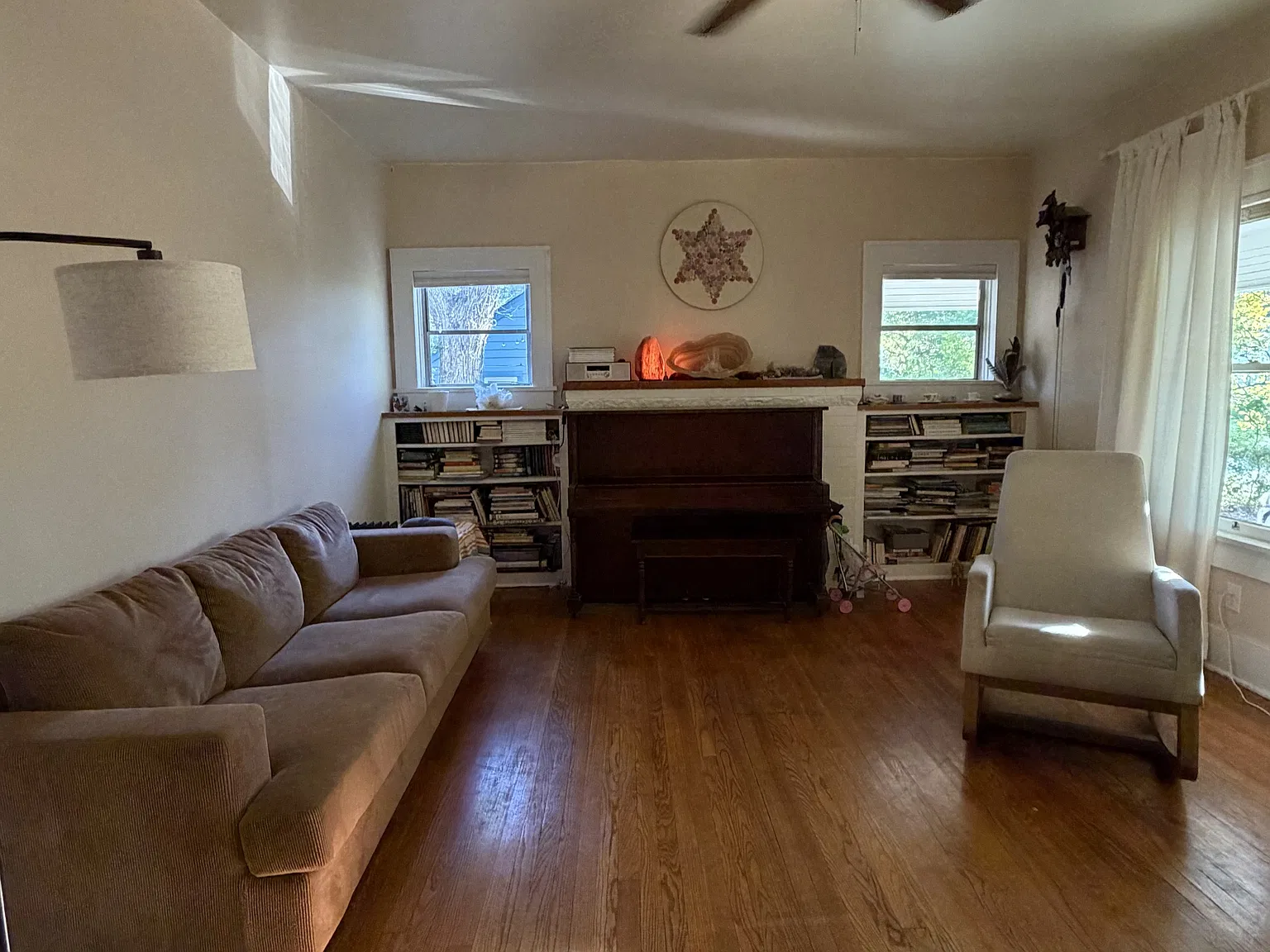 421 Park Dr — Photo 2