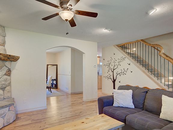 Open floor plan with all rooms flowing one into the other.