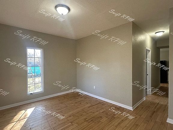 2nd image of 2804 Chelsea Ave