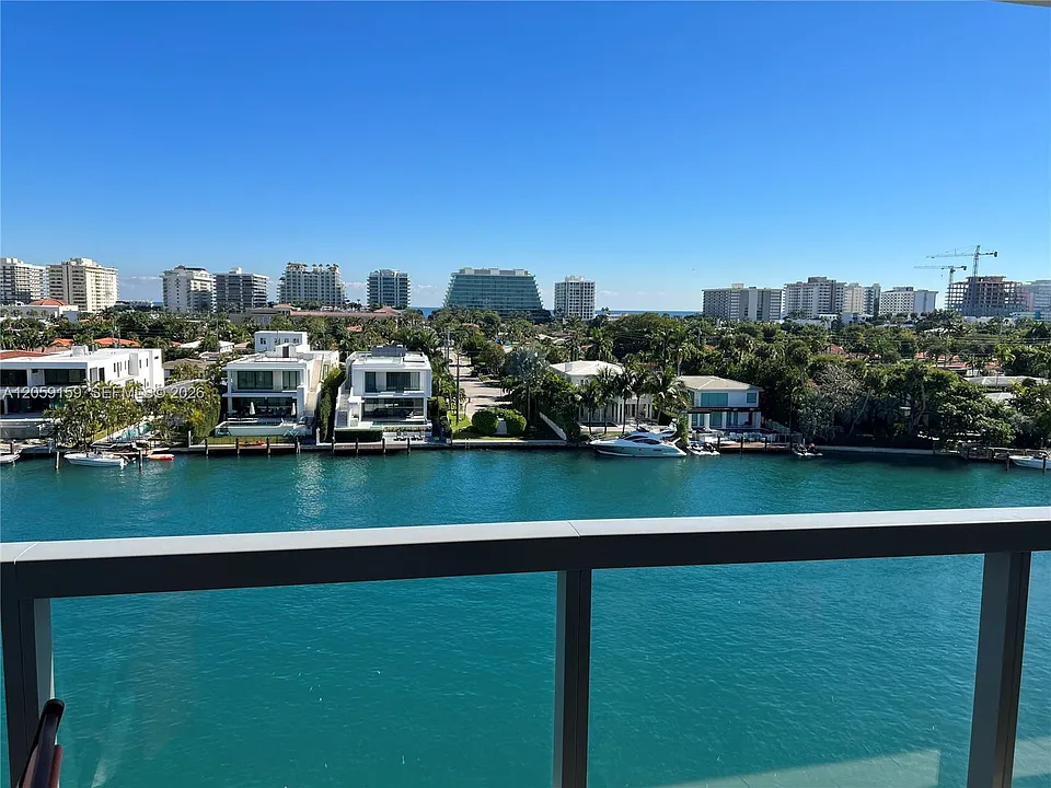 9261 E Bay Harbor Dr #503