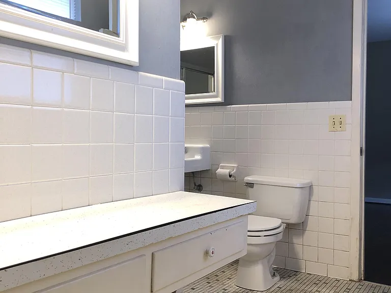 1601 N Sang Ave — Photo 9