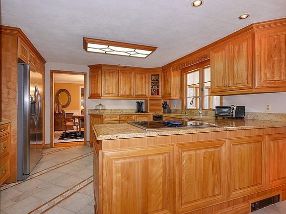 5th image of 195 Virginia Farme Ln