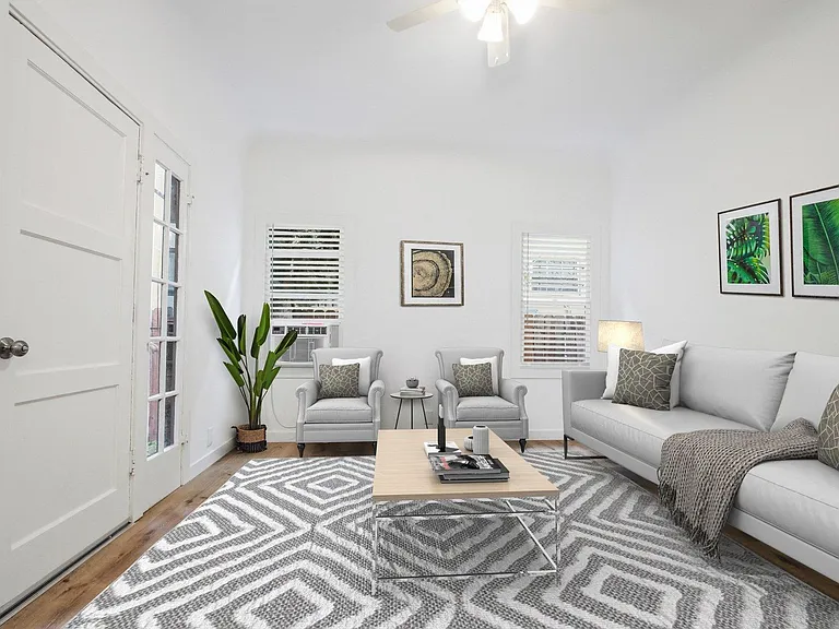 Barton Apartments — Photo 1