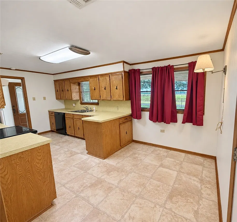 3 bed, 1424 sqft, $1,650 — Photo 3