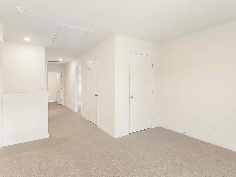 293 Quarter St — Photo 16