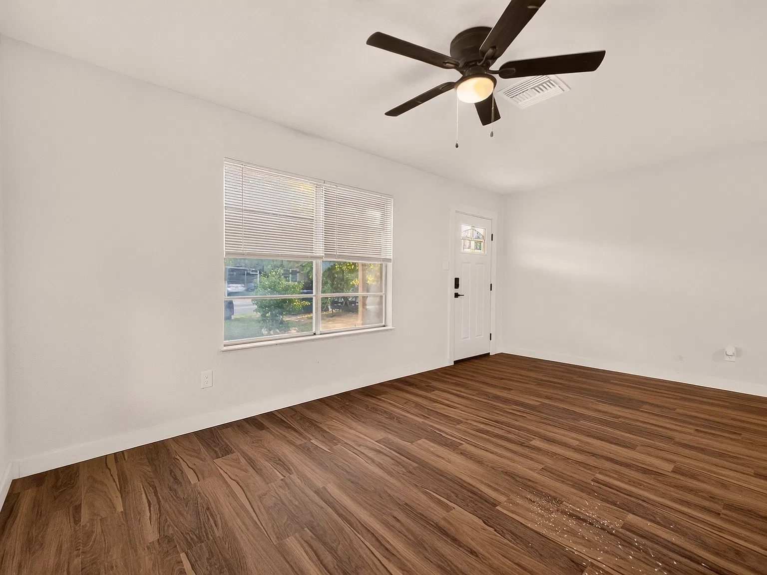 2 bed, 810 sqft, $1,150 — Photo 4