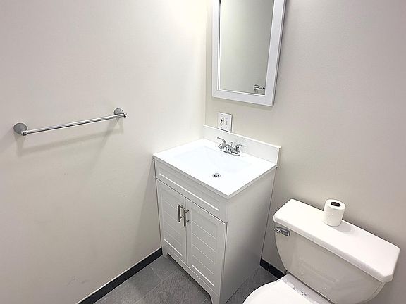 Full Bathroom #2