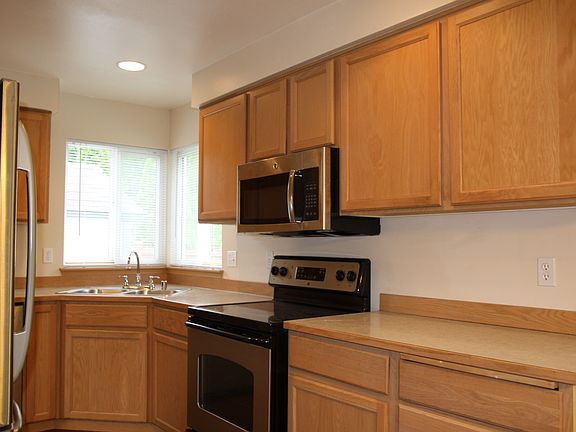 5th image of 1431 85th Ave NE