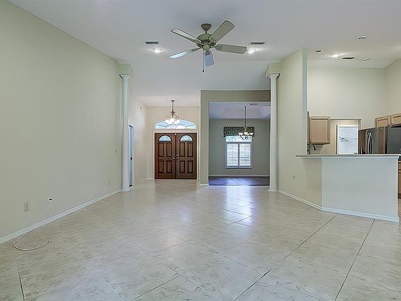 5th image of 12 Anton Ct